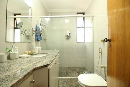 Apartamento à venda com 153m², 3 quartos e 3 vagasBanheiro da Suíte