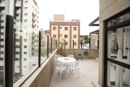 Apartamento à venda com 153m², 3 quartos e 3 vagasVaranda