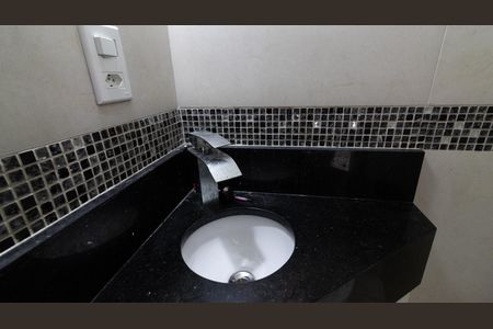 Casa de condomínio à venda com 68m², 2 quartos e 2 vagasLavabo