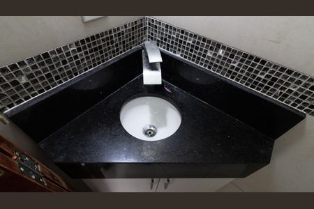 Casa de condomínio à venda com 68m², 2 quartos e 2 vagasLavabo