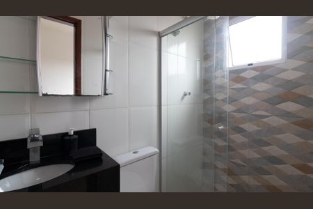 Casa de condomínio à venda com 68m², 2 quartos e 2 vagasBanheiro da Suíte 1