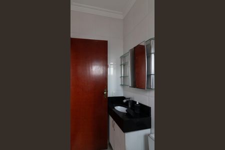 Casa de condomínio à venda com 68m², 2 quartos e 2 vagasBanheiro da Suíte 1