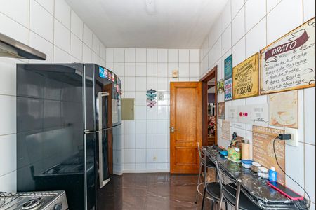 Apartamento à venda com 180m², 3 quartos e 4 vagasCozinha