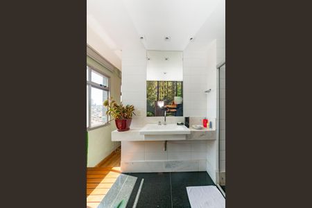 Apartamento à venda com 180m², 3 quartos e 4 vagasBanheiro da Suíte 2