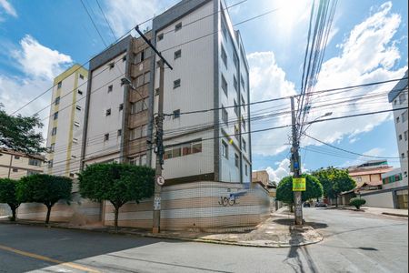 Apartamento à venda com 180m², 3 quartos e 4 vagasFachada
