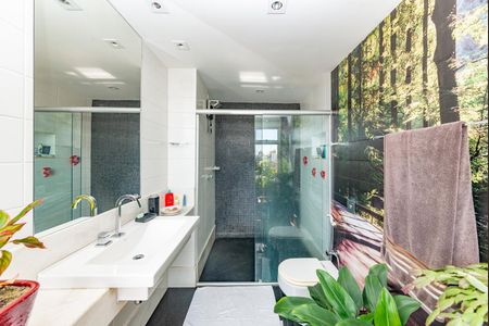 Apartamento à venda com 180m², 3 quartos e 4 vagasBanheiro da Suíte 2