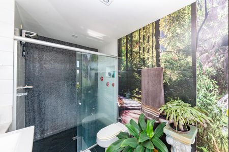 Apartamento à venda com 180m², 3 quartos e 4 vagasBanheiro da Suíte 2