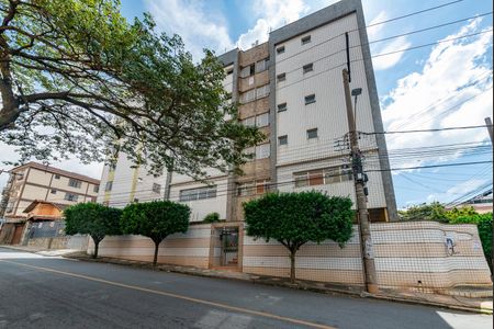 Apartamento à venda com 180m², 3 quartos e 4 vagasFachada