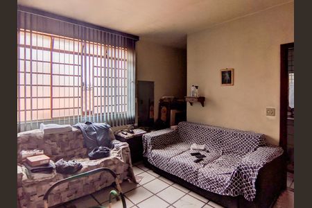 Casa à venda com 300m², 4 quartos e 5 vagasQuarto