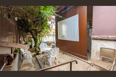 Casa à venda com 300m², 4 quartos e 5 vagasQuintal