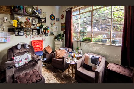 Casa à venda com 300m², 4 quartos e 5 vagasSala