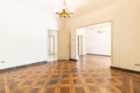 Casa à venda com 340m², 4 quartos e 4 vagas Casa à venda com 340m², 4 quartos e 4 vagasSala 3