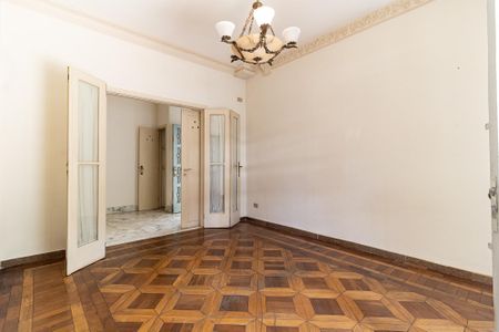 Casa à venda com 340m², 4 quartos e 4 vagas Casa à venda com 340m², 4 quartos e 4 vagasSala 2