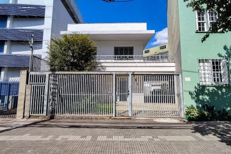 Casa à venda com 340m², 4 quartos e 4 vagas Casa à venda com 340m², 4 quartos e 4 vagasFachada