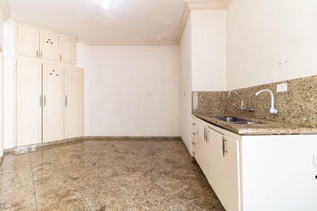 Casa à venda com 340m², 4 quartos e 4 vagas Casa à venda com 340m², 4 quartos e 4 vagasCozinha