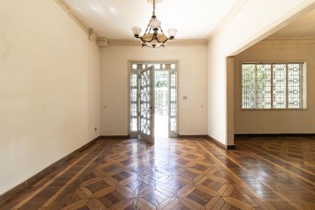 Casa à venda com 340m², 4 quartos e 4 vagas Casa à venda com 340m², 4 quartos e 4 vagasSala 2
