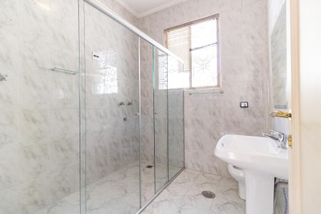 Casa à venda com 340m², 4 quartos e 4 vagas Casa à venda com 340m², 4 quartos e 4 vagasBanheiro Social