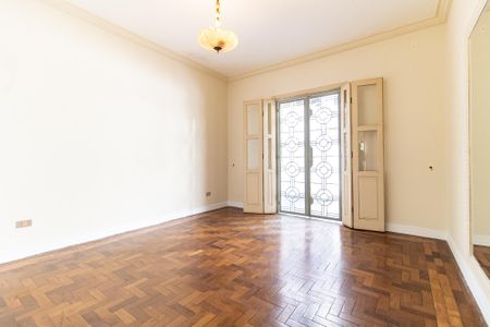 Casa à venda com 340m², 4 quartos e 4 vagas Casa à venda com 340m², 4 quartos e 4 vagasQuarto 3