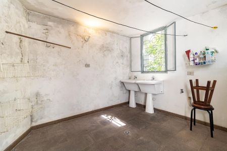 Casa à venda com 340m², 4 quartos e 4 vagas Casa à venda com 340m², 4 quartos e 4 vagasÁrea de Serviço