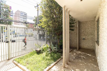 Casa à venda com 340m², 4 quartos e 4 vagas Casa à venda com 340m², 4 quartos e 4 vagasEntrada