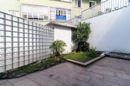Casa à venda com 340m², 4 quartos e 4 vagas Casa à venda com 340m², 4 quartos e 4 vagasJardim