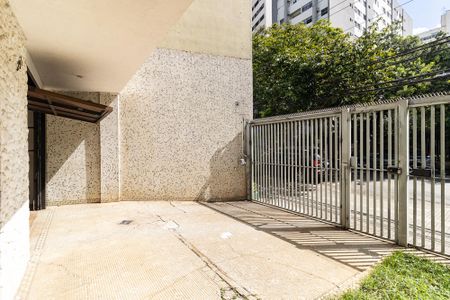 Casa à venda com 340m², 4 quartos e 4 vagas Casa à venda com 340m², 4 quartos e 4 vagasEntrada