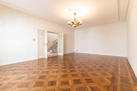 Casa à venda com 340m², 4 quartos e 4 vagas Casa à venda com 340m², 4 quartos e 4 vagasSala 1