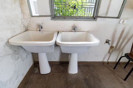 Casa à venda com 340m², 4 quartos e 4 vagas Casa à venda com 340m², 4 quartos e 4 vagasÁrea de Serviço