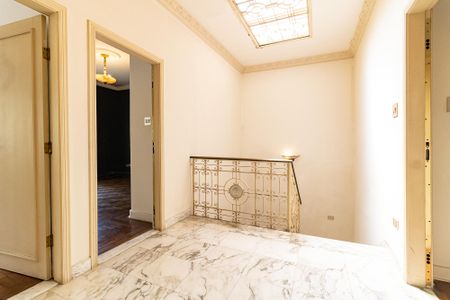 Casa à venda com 340m², 4 quartos e 4 vagas Casa à venda com 340m², 4 quartos e 4 vagasHall dos Quartos