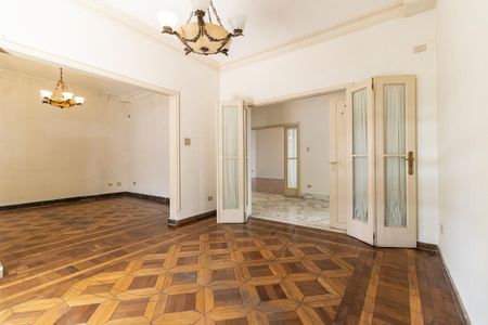 Casa à venda com 340m², 4 quartos e 4 vagas Casa à venda com 340m², 4 quartos e 4 vagasSala 2