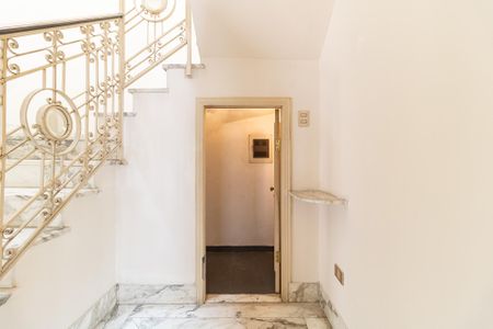 Casa à venda com 340m², 4 quartos e 4 vagas Casa à venda com 340m², 4 quartos e 4 vagasSala 3