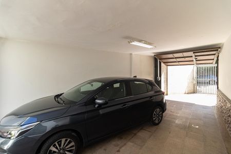 Casa à venda com 340m², 4 quartos e 4 vagas Casa à venda com 340m², 4 quartos e 4 vagasGaragem