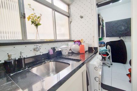 Apartamento à venda com 110m², 3 quartos e 1 vagaÁrea de Serviço