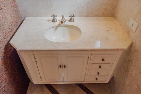 Apartamento para alugar com 400m², 3 quartos e 5 vagasBanheiro da Suíte 1