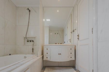 Apartamento para alugar com 400m², 3 quartos e 5 vagasBanheiro da Suíte 2