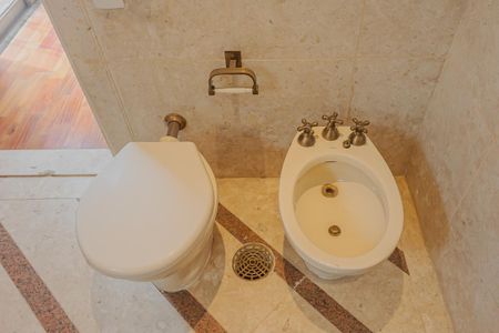 Apartamento para alugar com 400m², 3 quartos e 5 vagasBanheiro da Suíte 1