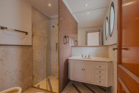 Apartamento para alugar com 400m², 3 quartos e 5 vagasBanheiro da Suíte 1