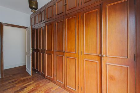 Apartamento para alugar com 400m², 3 quartos e 5 vagasCloset