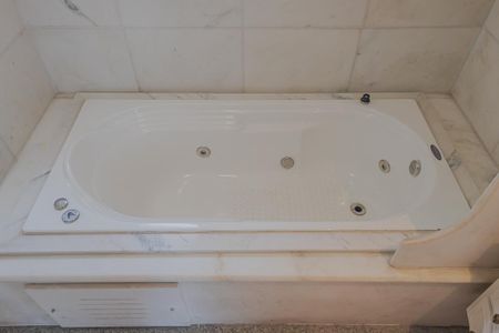 Apartamento para alugar com 400m², 3 quartos e 5 vagasBanheiro da Suíte 2