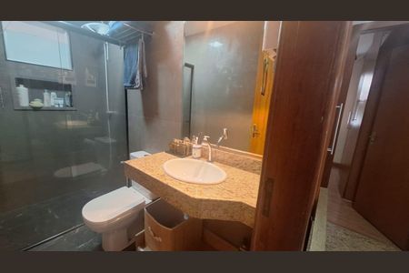 Apartamento à venda com 101m², 3 quartos e 2 vagasBanheiro social