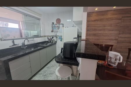 Apartamento à venda com 101m², 3 quartos e 2 vagasCozinha