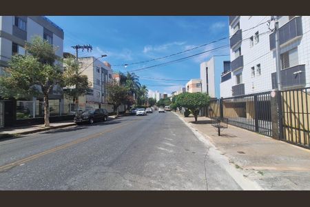 Apartamento à venda com 101m², 3 quartos e 2 vagasVista de Rua