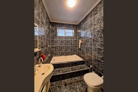 Casa à venda com 202m², 3 quartos e 3 vagasBanheiro 2