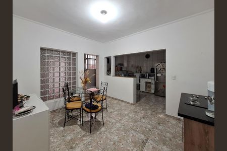 Casa à venda com 202m², 3 quartos e 3 vagasCozinha