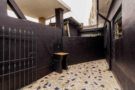 Casa à venda com 60m², 1 quarto e sem vagaQuintal e Área de Serviço