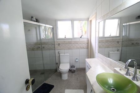 Casa para alugar com 600m², 7 quartos e 5 vagasBanheiro do Quarto 4