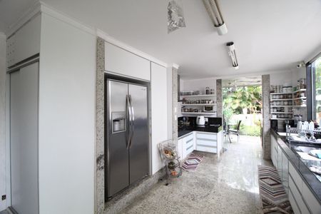 Casa para alugar com 600m², 7 quartos e 5 vagasCozinha