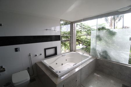 Casa para alugar com 600m², 7 quartos e 5 vagasBanheiro do Quarto 6