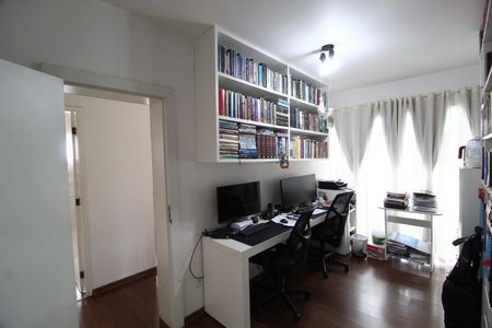 Casa para alugar com 600m², 7 quartos e 5 vagasEscritório