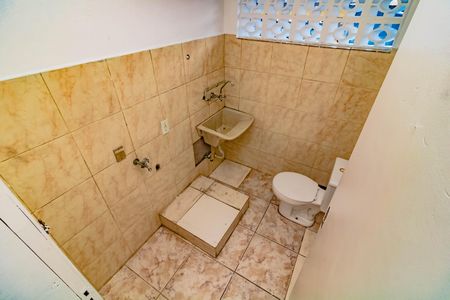 Casa à venda com 158m², 2 quartos e 2 vagas Casa à venda com 158m², 2 quartos e 2 vagasBanheiro de Serviço